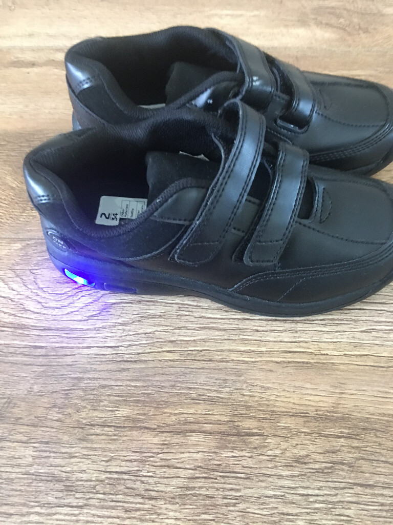 boys light up school shoes